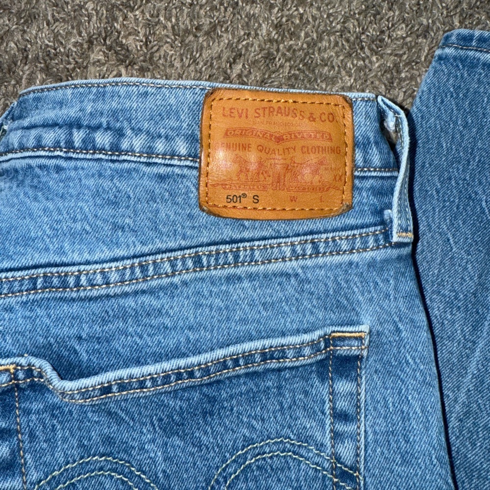 Levi's medium wash women’s Jeans
